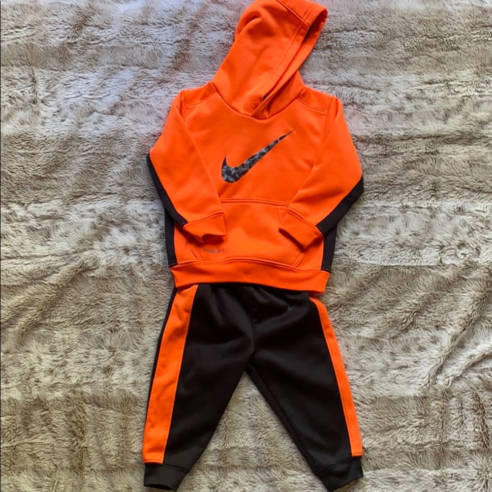 Nike Therma-fit suit